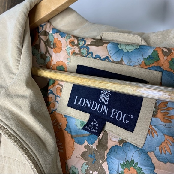 London Fog Light Tan Beige Zippered Jacket with Floral Lining Women’s XL - Picture 4 of 8